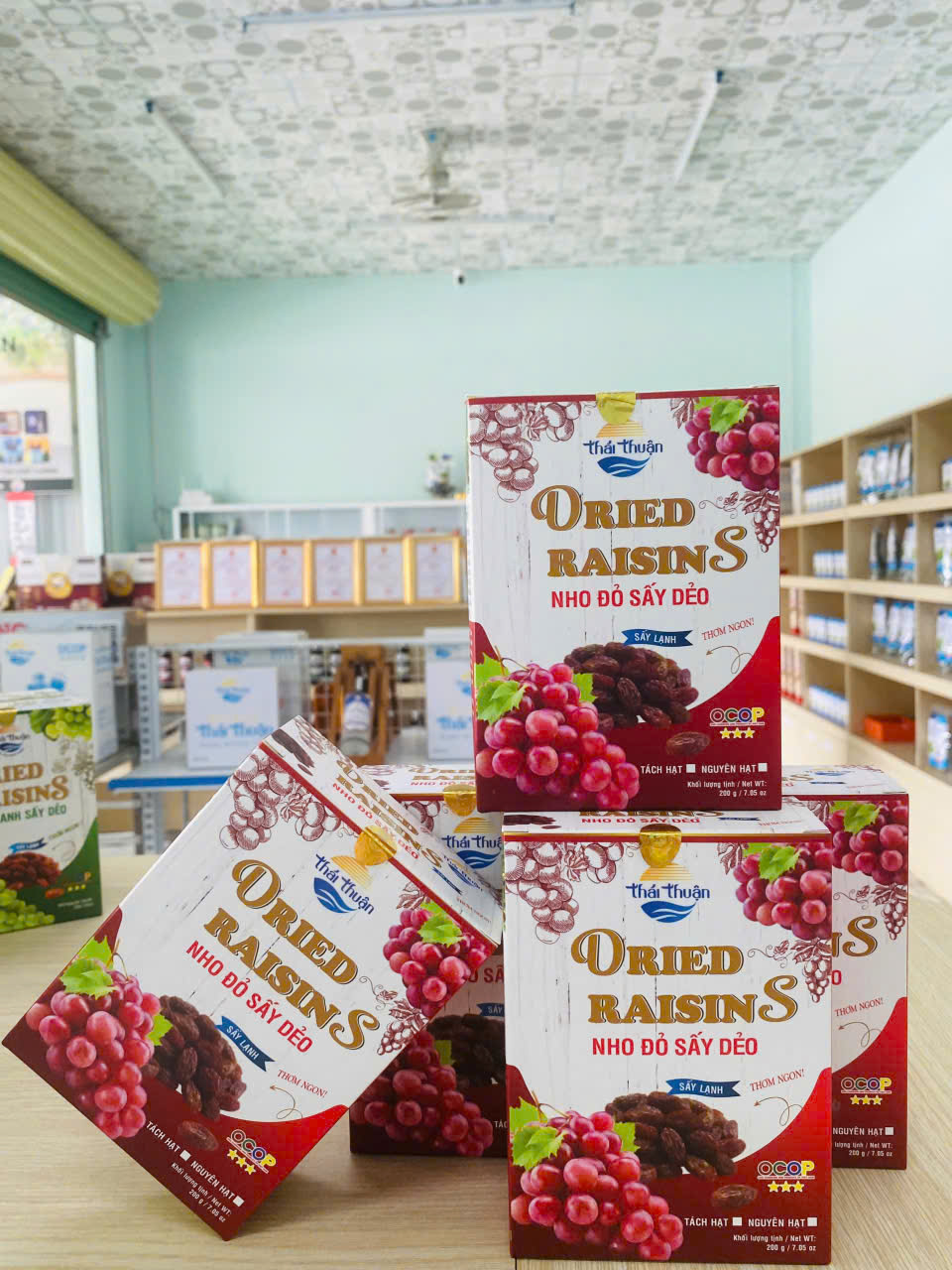 Nho sấy dẻo tách hạt và nguyên hạt (Đạt chuẩn OCOP 3 sao) 3 Nho sấy dẻo tách hạt và nguyên hạt (Đạt chuẩn OCOP 3 sao) - Ảnh 3