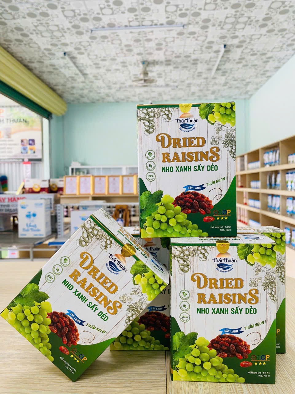 Nho sấy dẻo tách hạt và nguyên hạt (Đạt chuẩn OCOP 3 sao) 4 Nho sấy dẻo tách hạt và nguyên hạt (Đạt chuẩn OCOP 3 sao) - Ảnh 4